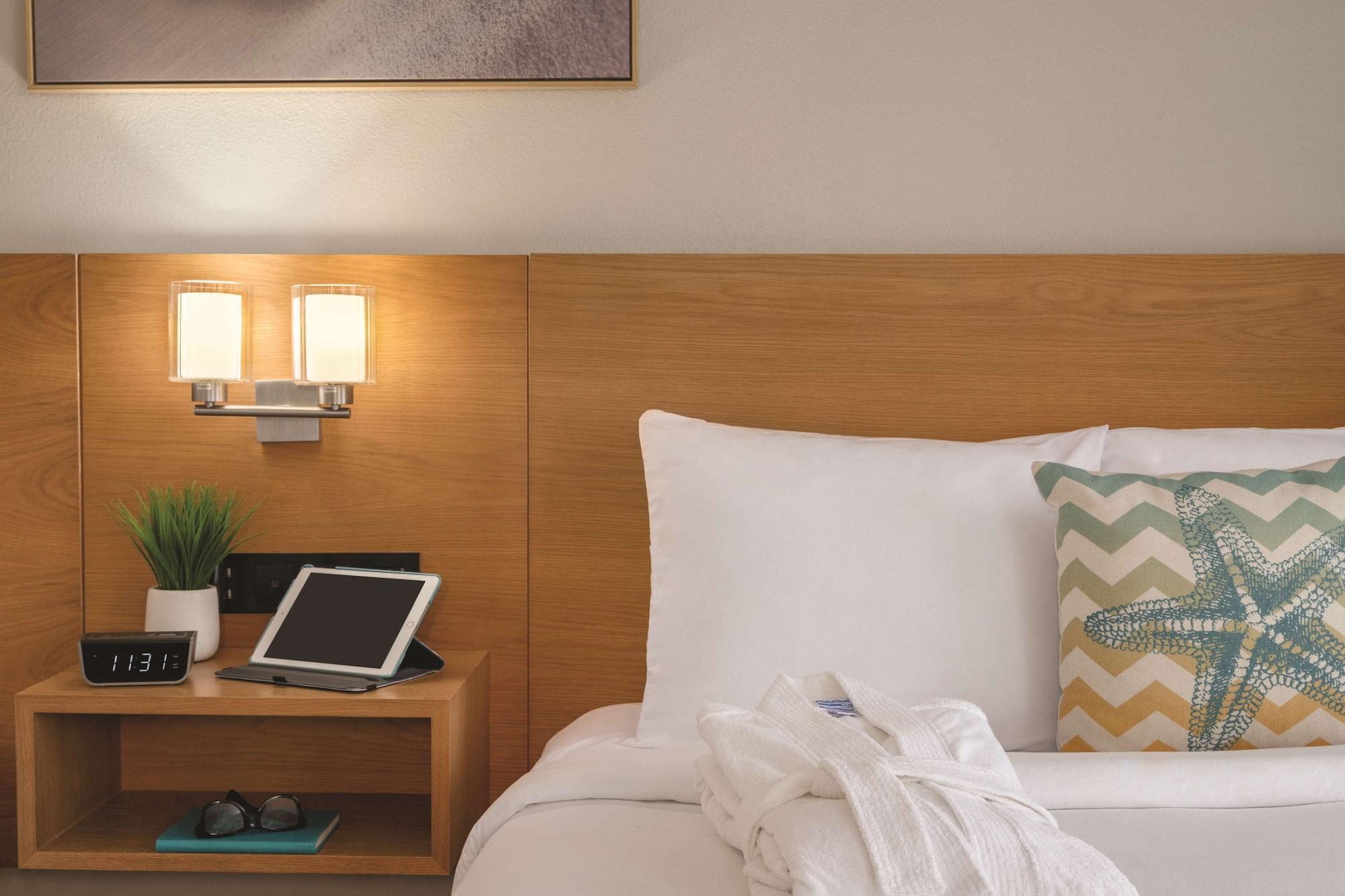 Radisson Beachfront Hotel - Панама Сити Бийч Екстериор снимка